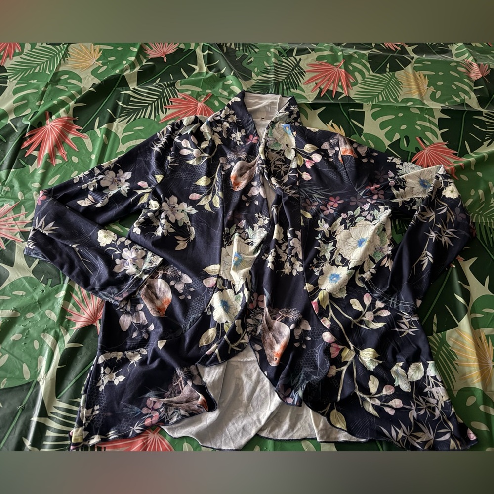 LoveU. Dear Blue Floral Robin Bird Open Front Ruffle Top XL